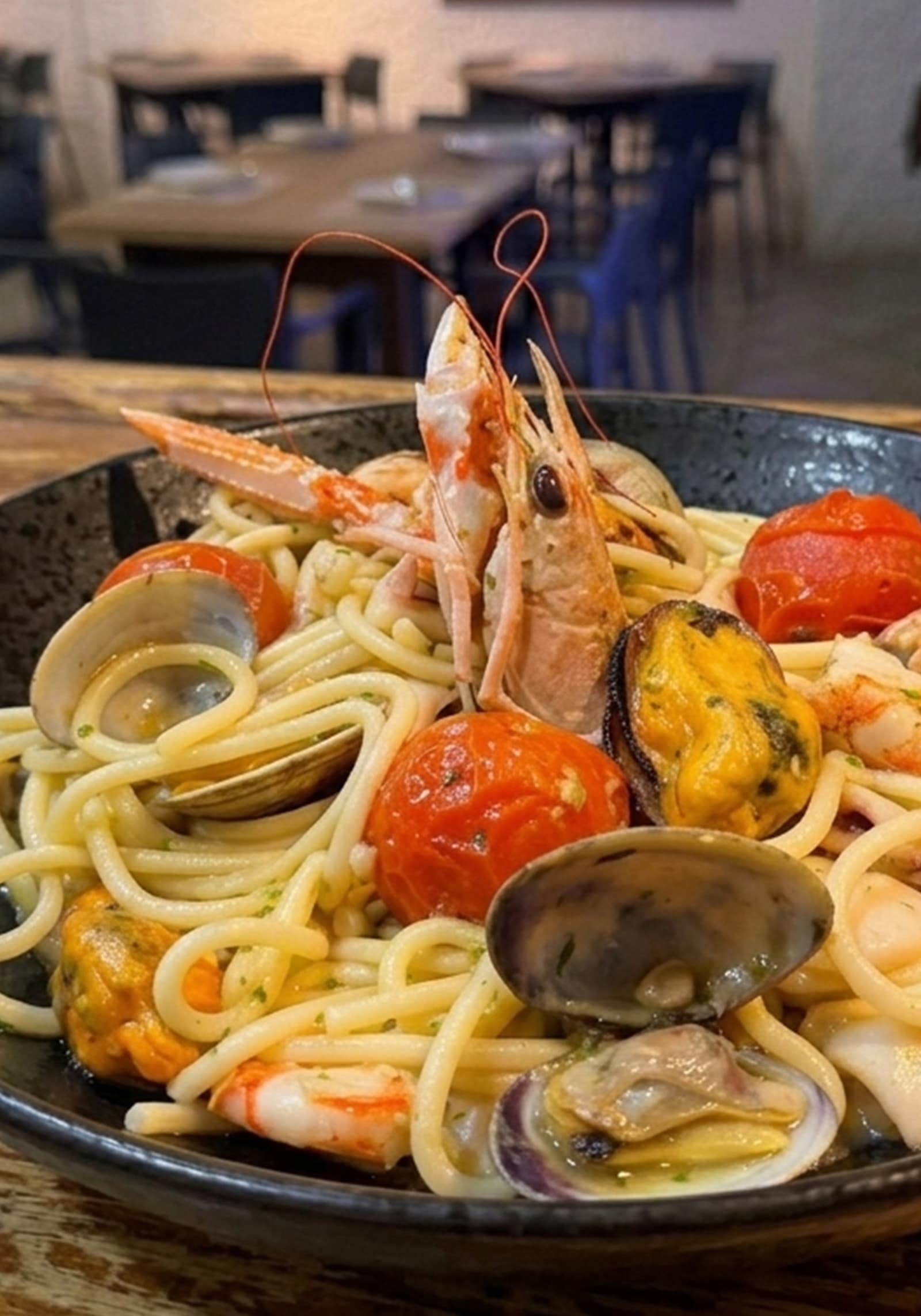 espagueti marinera con marisco fresco de almería